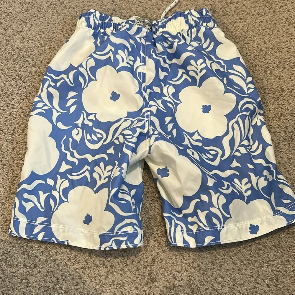 NBW GAP Kids Hawaiian Print Board Shorts, 6-7 (Small)